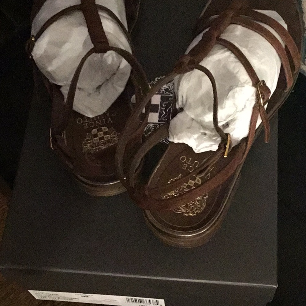 Vince Camuto - Picture 4 of 7